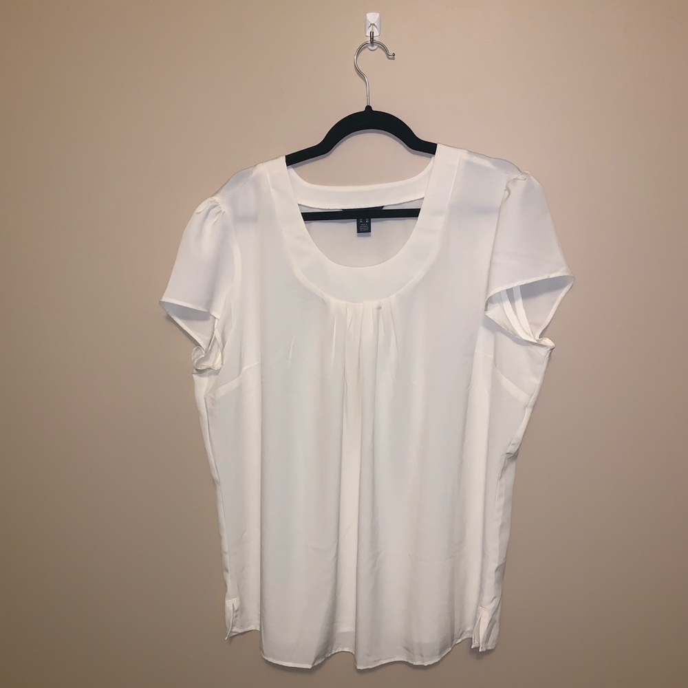 Lands’ end shortsleeved blouse